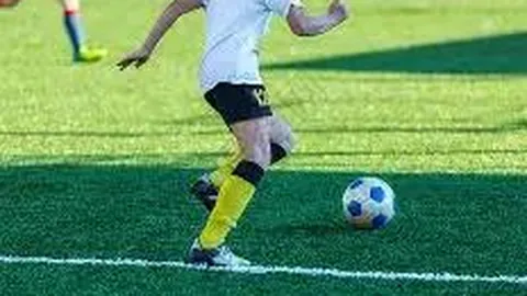 梅西缺席42队直通海报引热议，葡萄牙代表换为B费