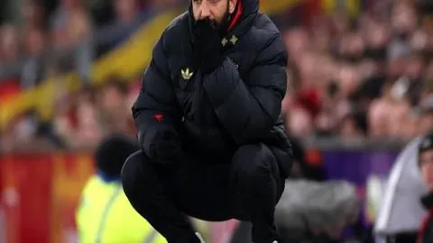 《苏亚雷斯续写迈阿密传奇！官方宣布续约至2026年，忠诚之心闪耀绿茵场》